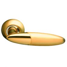 Изображение товара Ручка дверная на круглой розетке ARCHIE S010 113 Комбинация матового и блестящего золота
