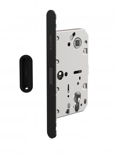 Замок межкомнатный магнитный под цилиндр с ответной планкой GRAVITY.PRO G02.196.50.85 BL черный — фото 1